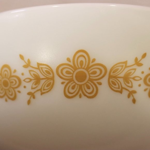PYREX Butterfly Gold Cinderella Bowl Set of 4 - Picture 6 of 10